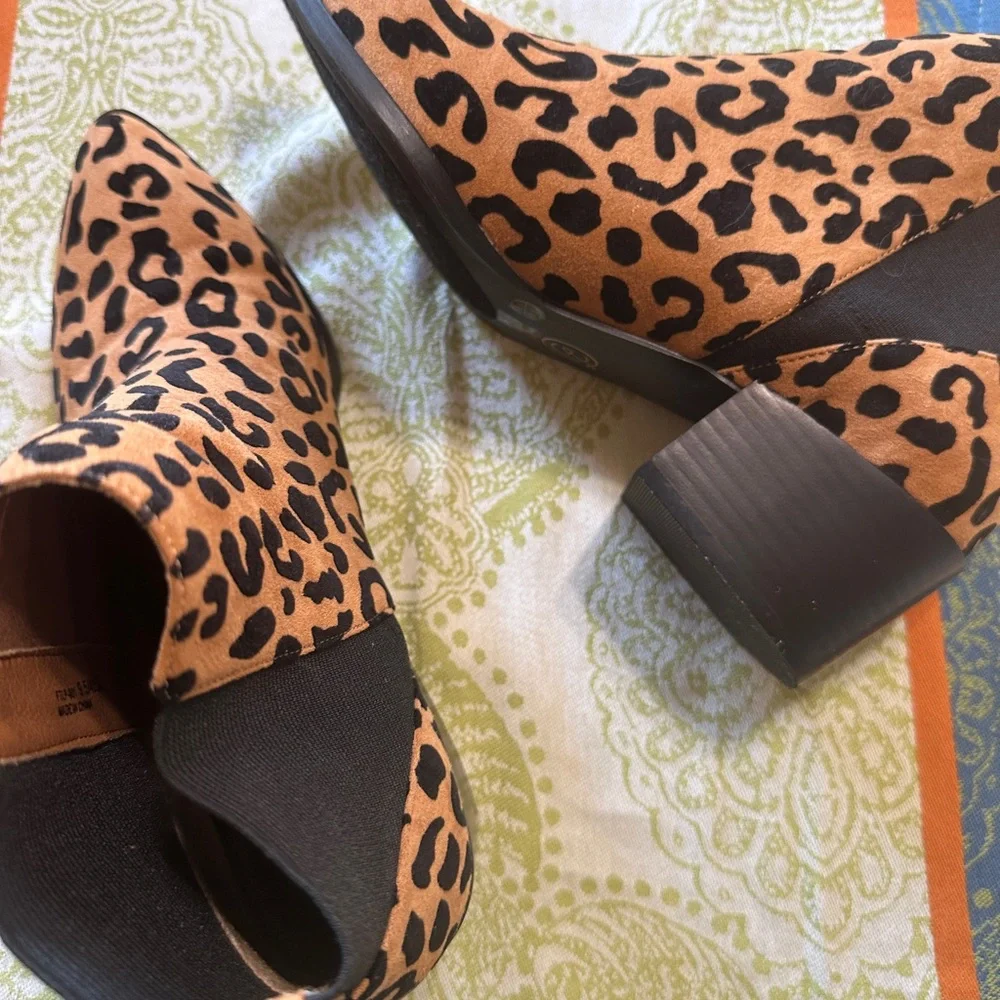Chinese Laundry Finn Leopard Ankle Boots
